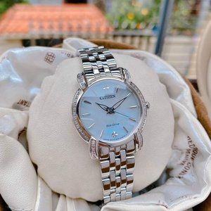 Estate $650 Citizen Ladies Diamond 30mm Watch!